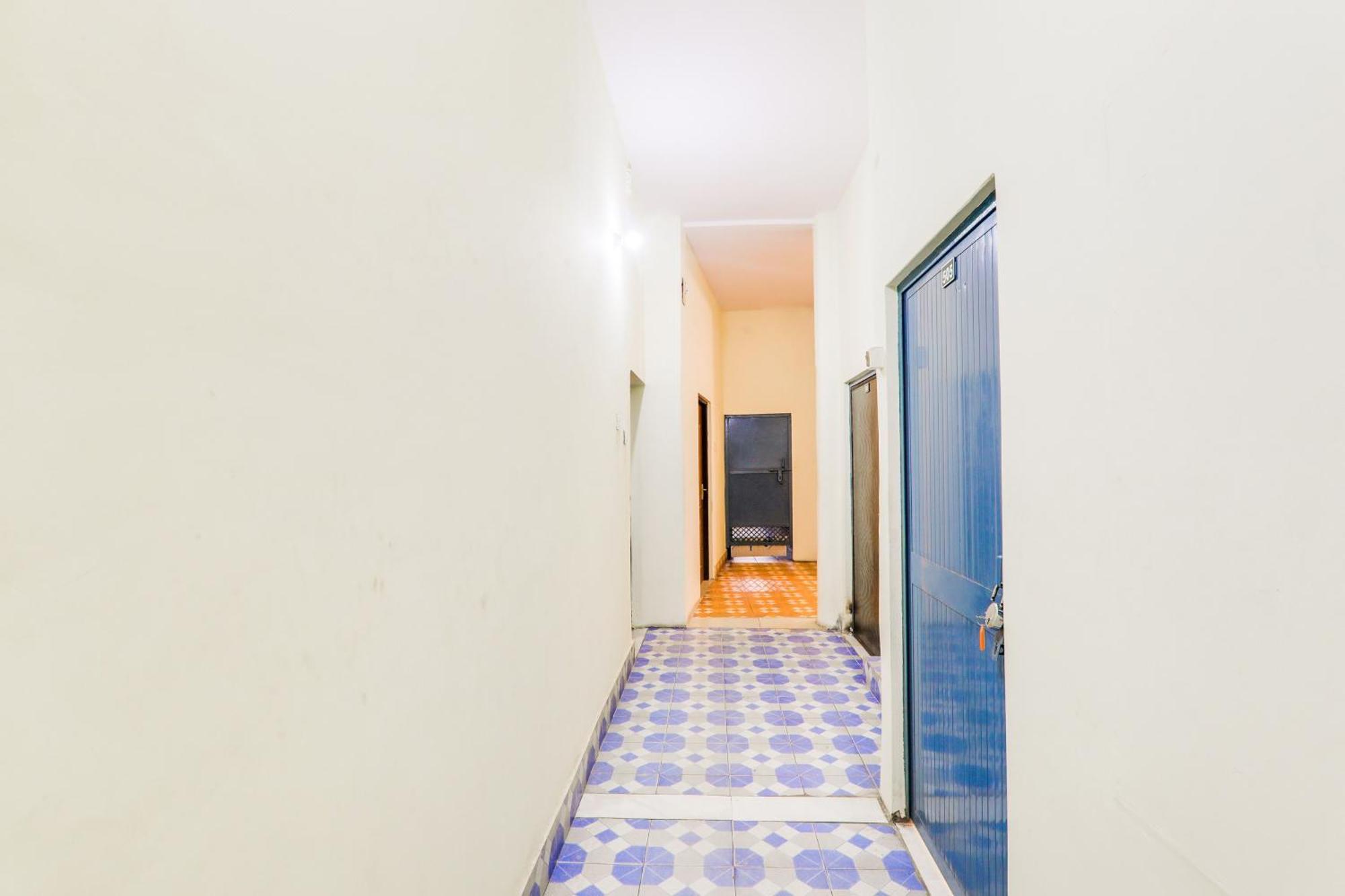 Hotel O Shree Hotel Mriduni Varanasi Esterno foto